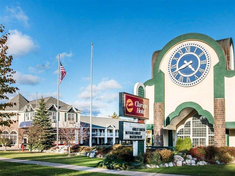 Clarion Hotel Beachfront Mackinaw City Buitenkant foto