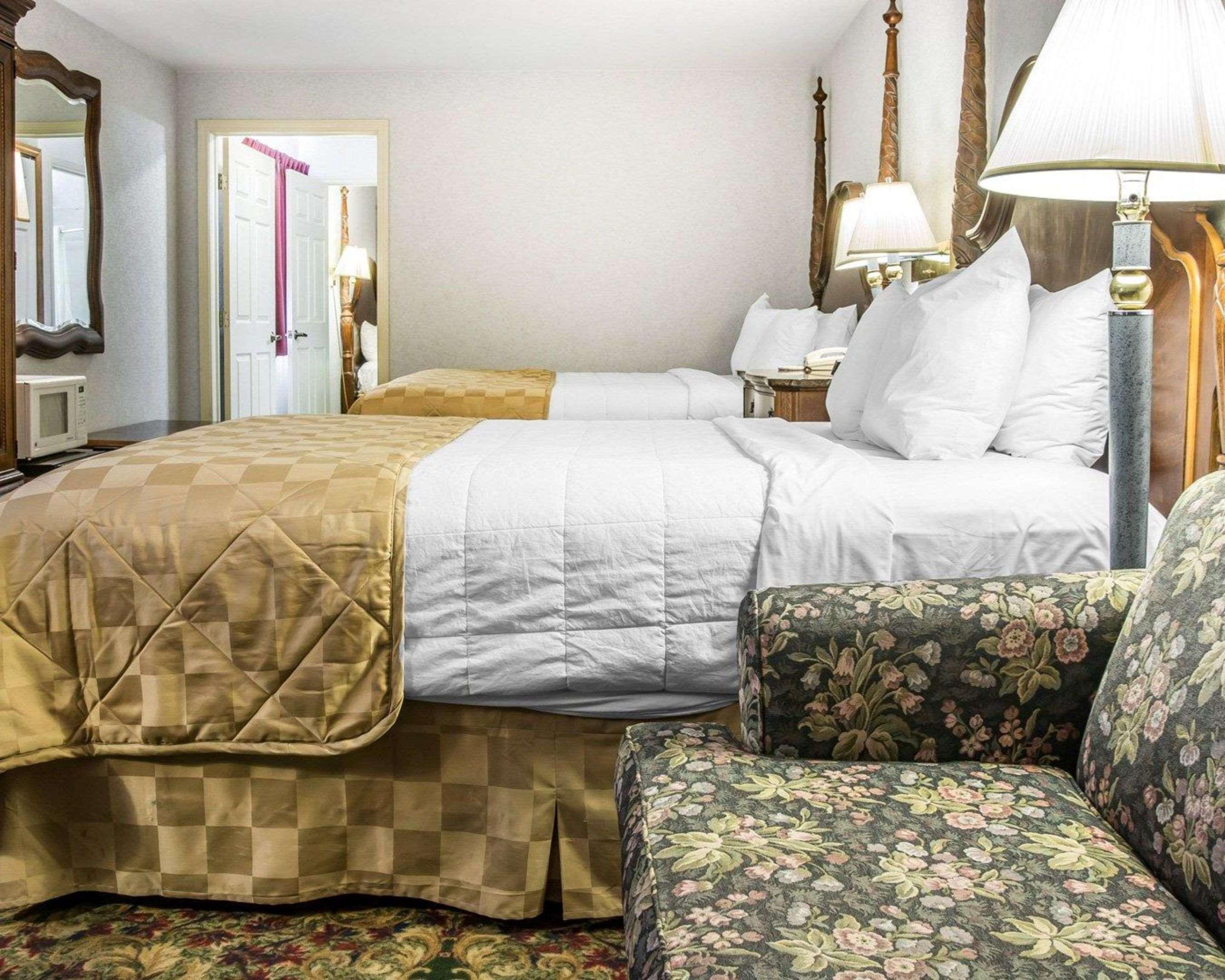 Clarion Hotel Beachfront Mackinaw City Buitenkant foto