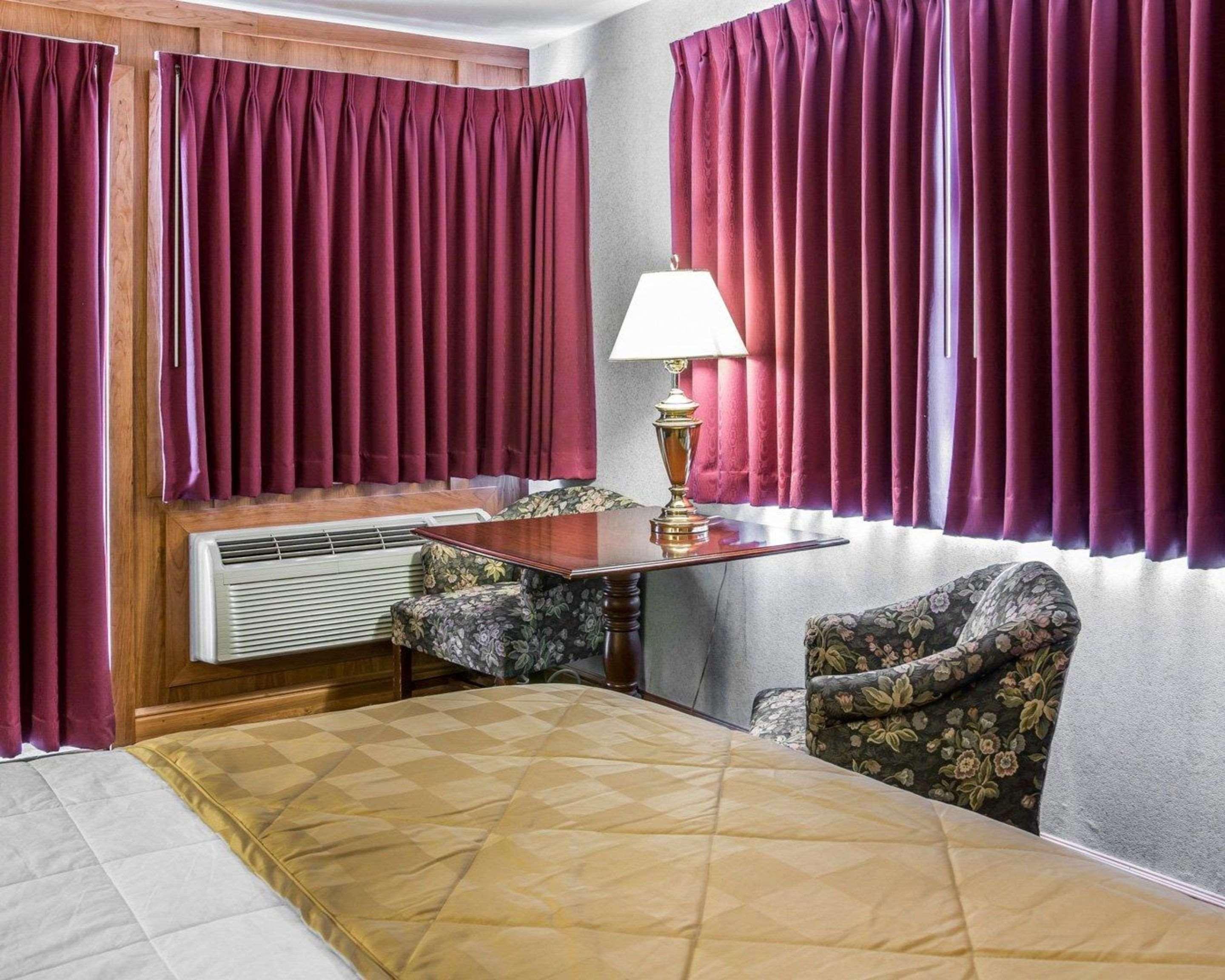 Clarion Hotel Beachfront Mackinaw City Buitenkant foto