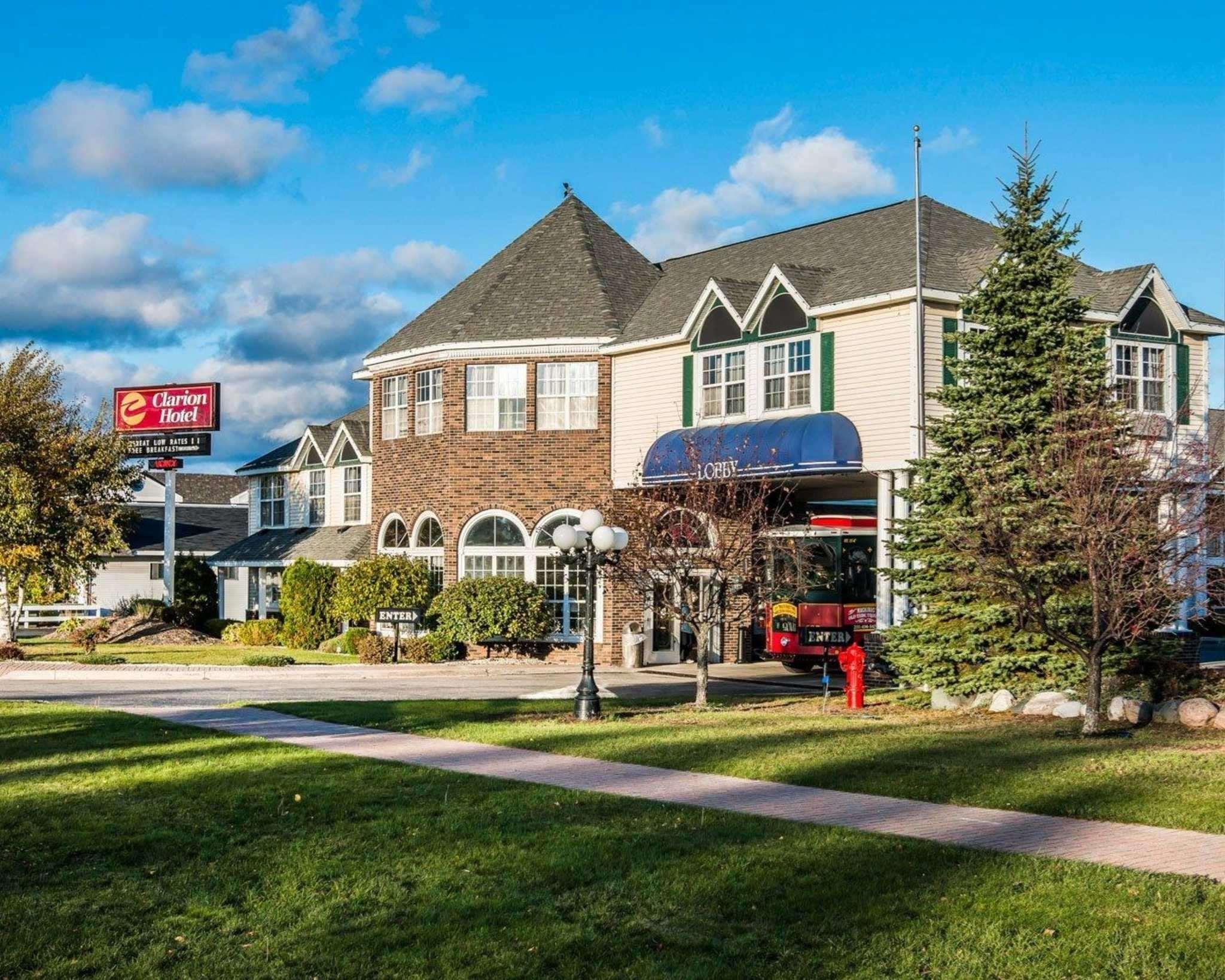 Clarion Hotel Beachfront Mackinaw City Buitenkant foto