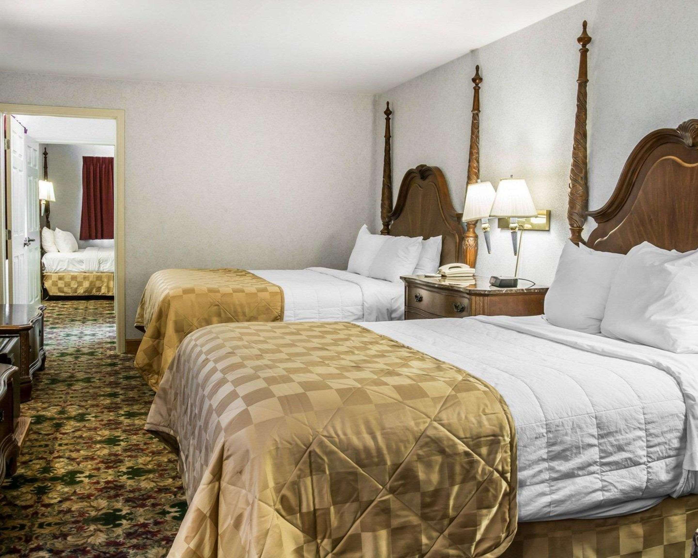 Clarion Hotel Beachfront Mackinaw City Buitenkant foto