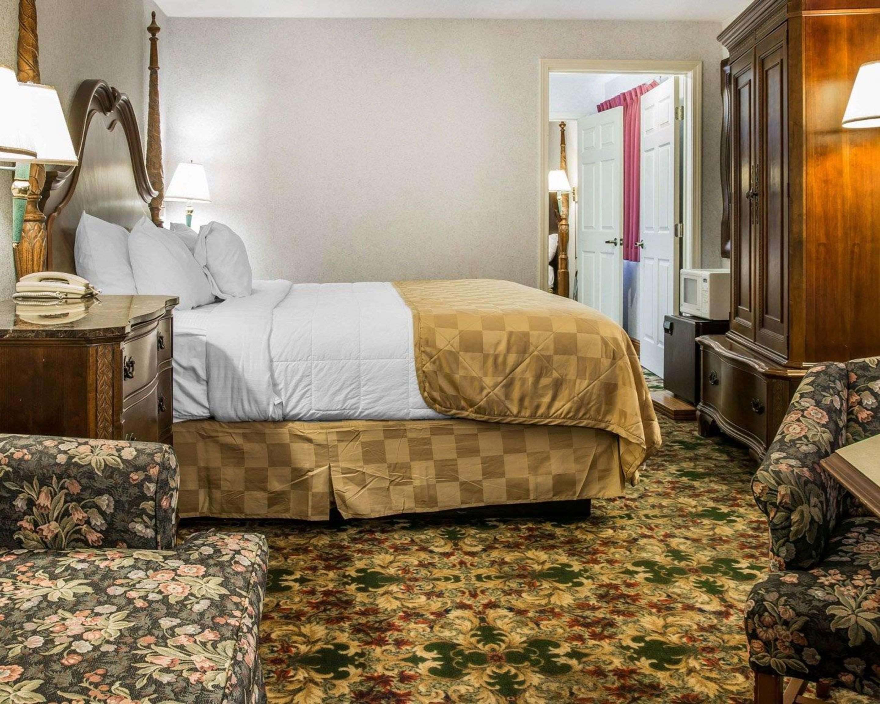Clarion Hotel Beachfront Mackinaw City Buitenkant foto