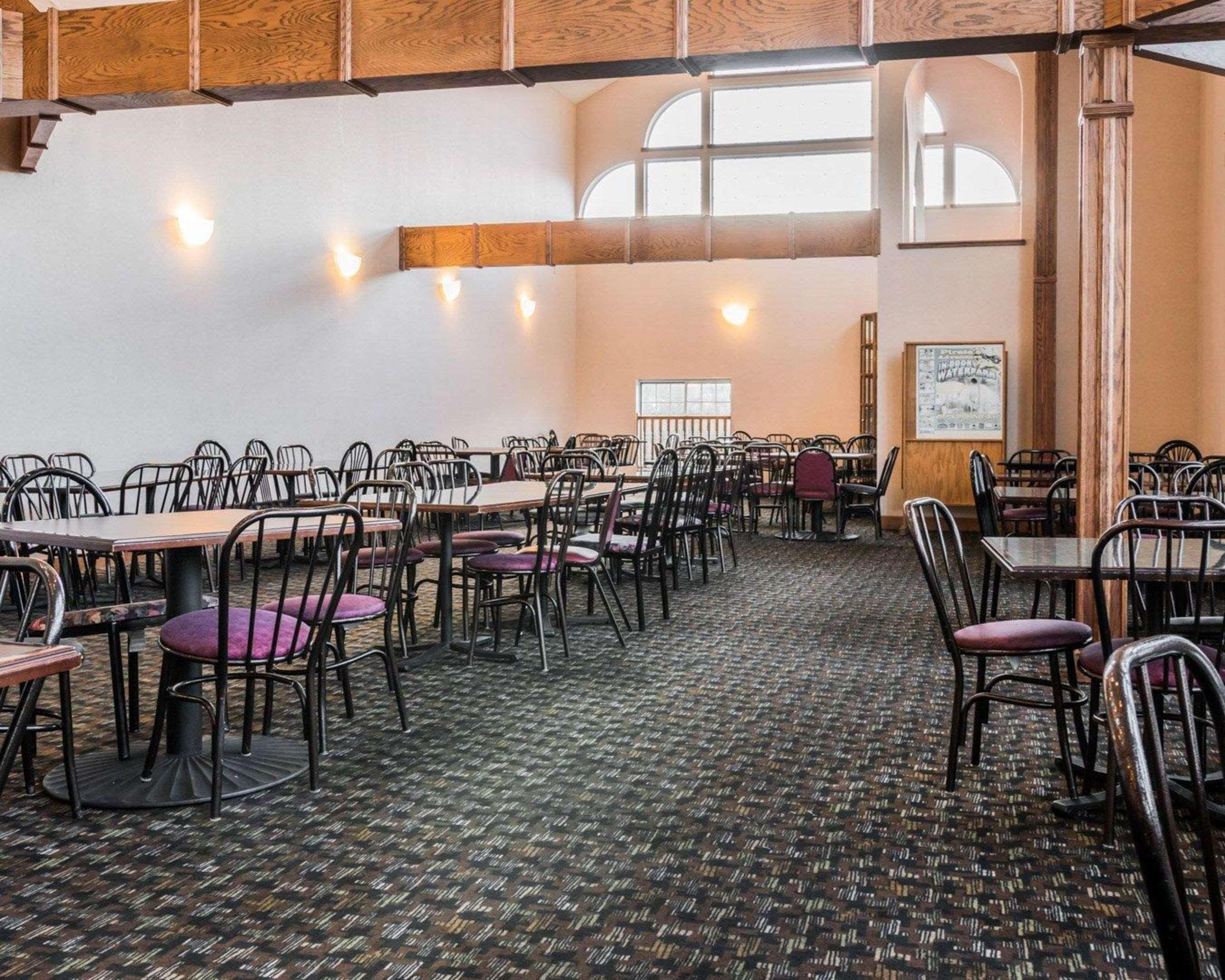 Clarion Hotel Beachfront Mackinaw City Buitenkant foto