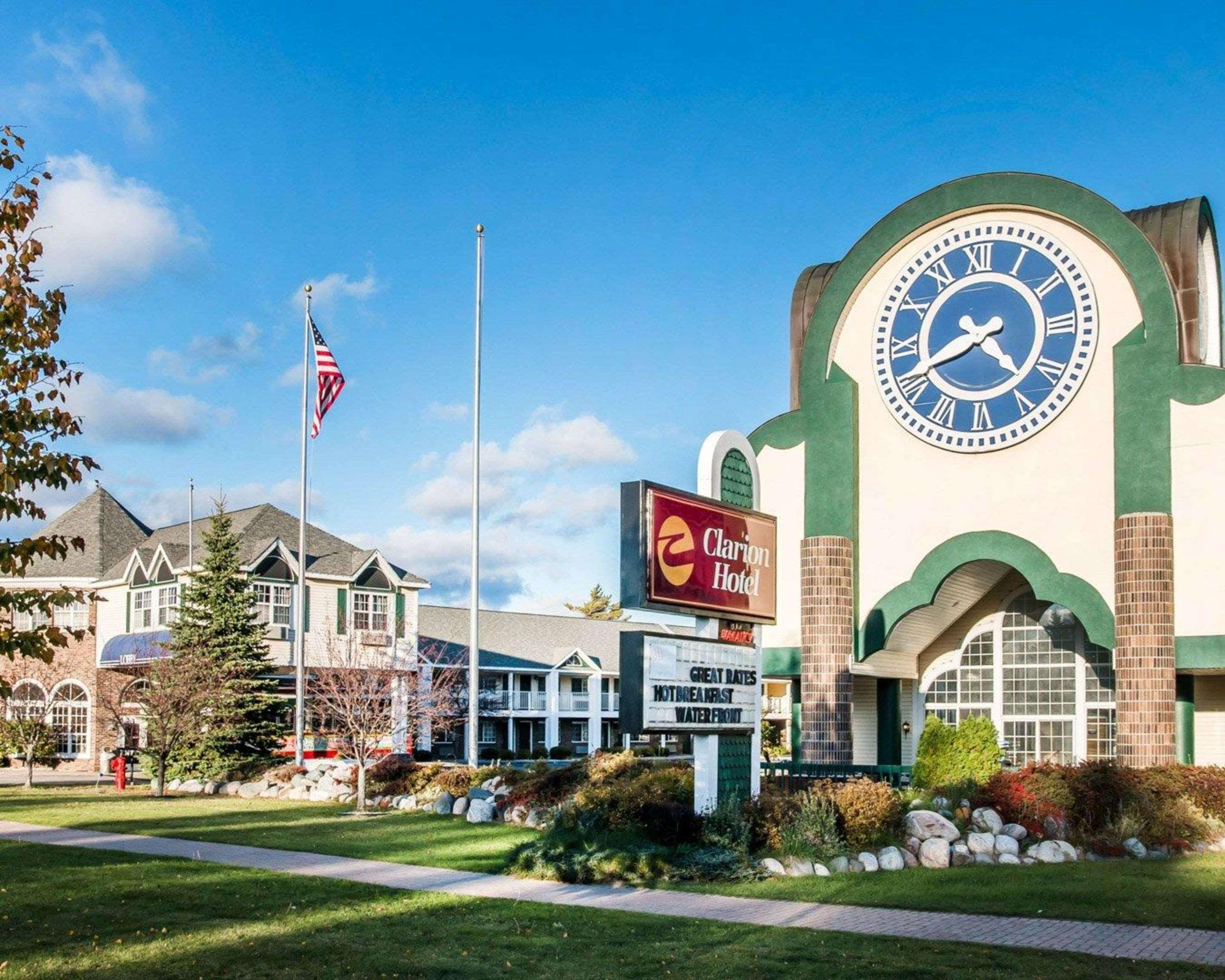 Clarion Hotel Beachfront Mackinaw City Buitenkant foto
