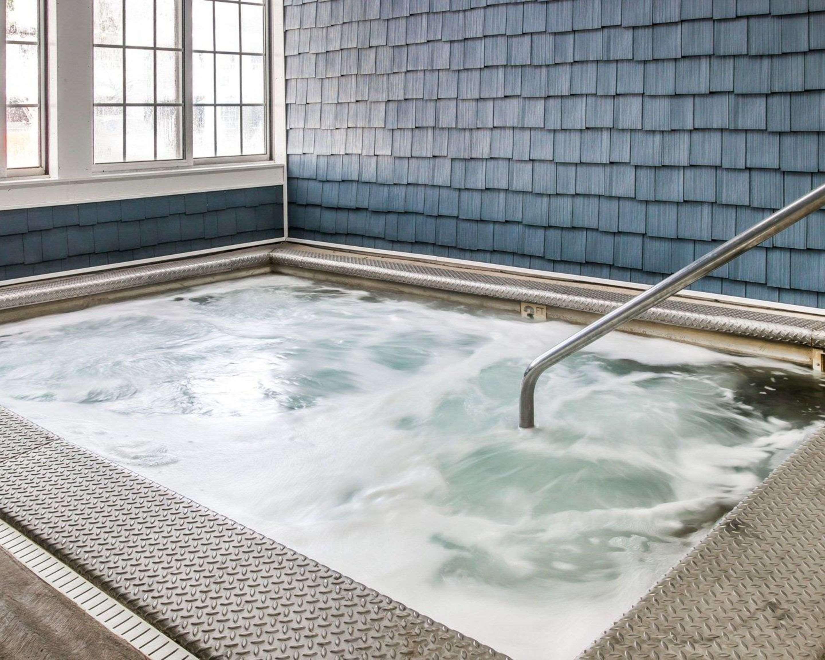 Clarion Hotel Beachfront Mackinaw City Buitenkant foto
