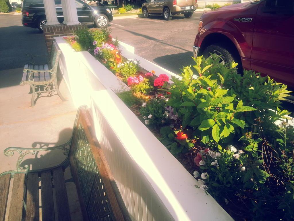 Clarion Hotel Beachfront Mackinaw City Buitenkant foto