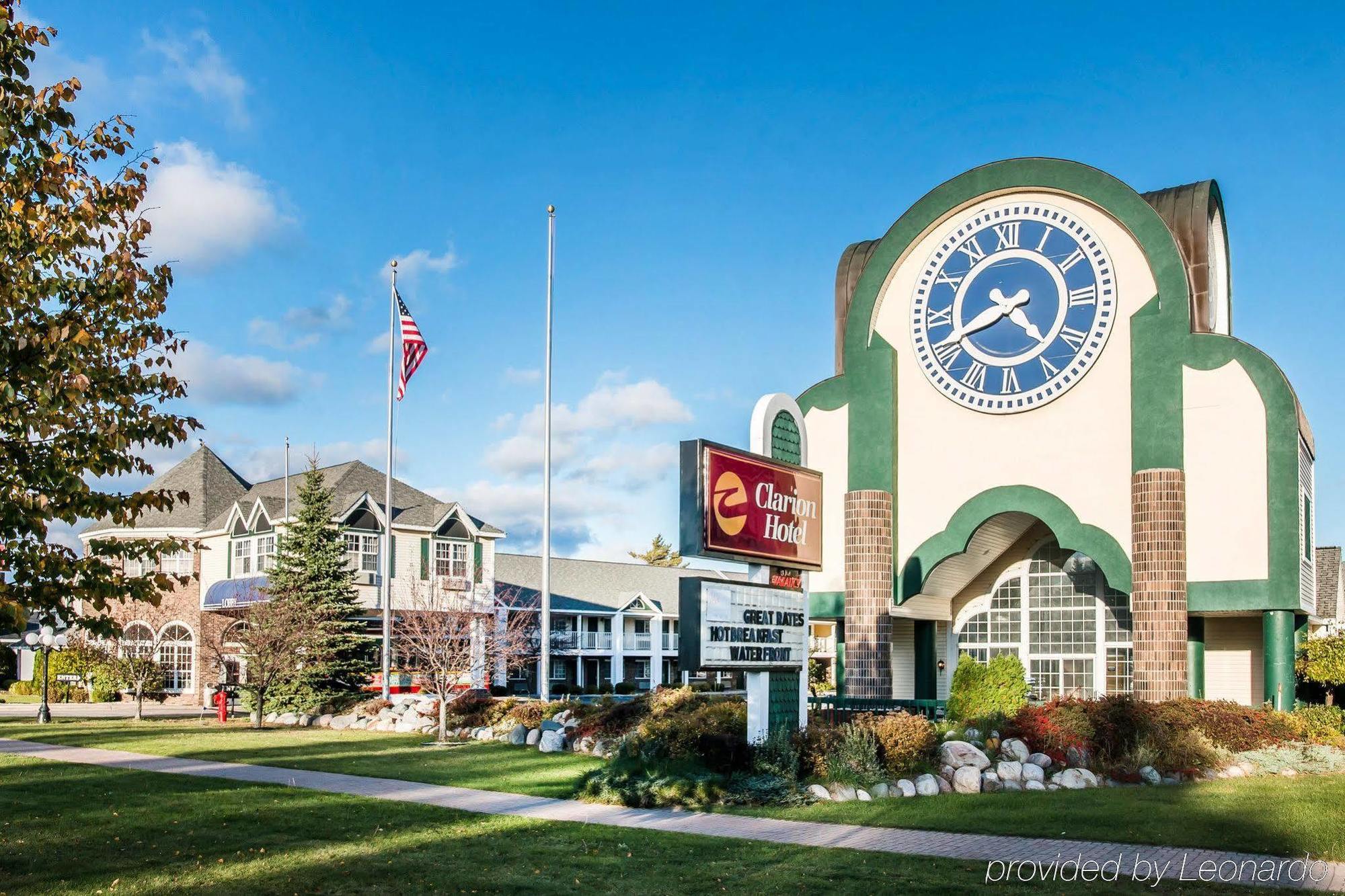 Clarion Hotel Beachfront Mackinaw City Buitenkant foto