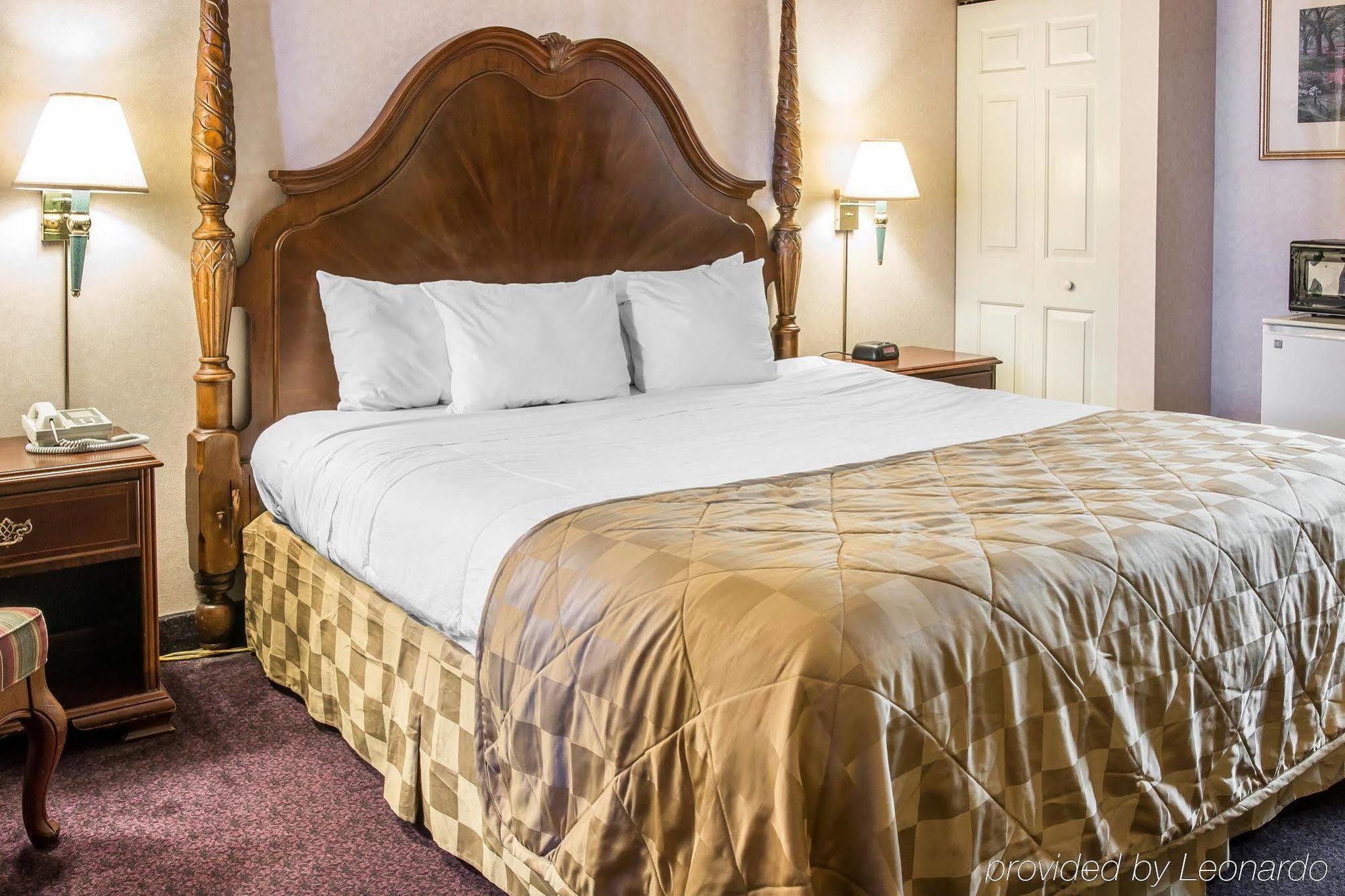 Clarion Hotel Beachfront Mackinaw City Buitenkant foto
