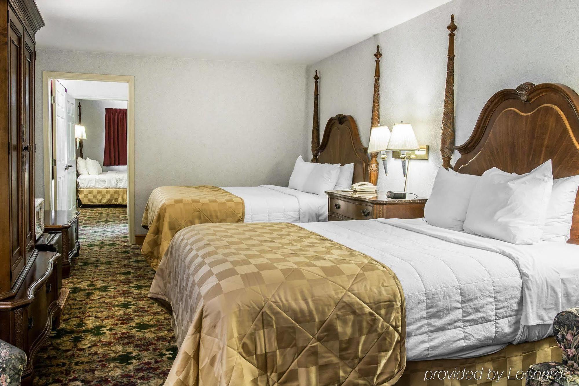 Clarion Hotel Beachfront Mackinaw City Buitenkant foto