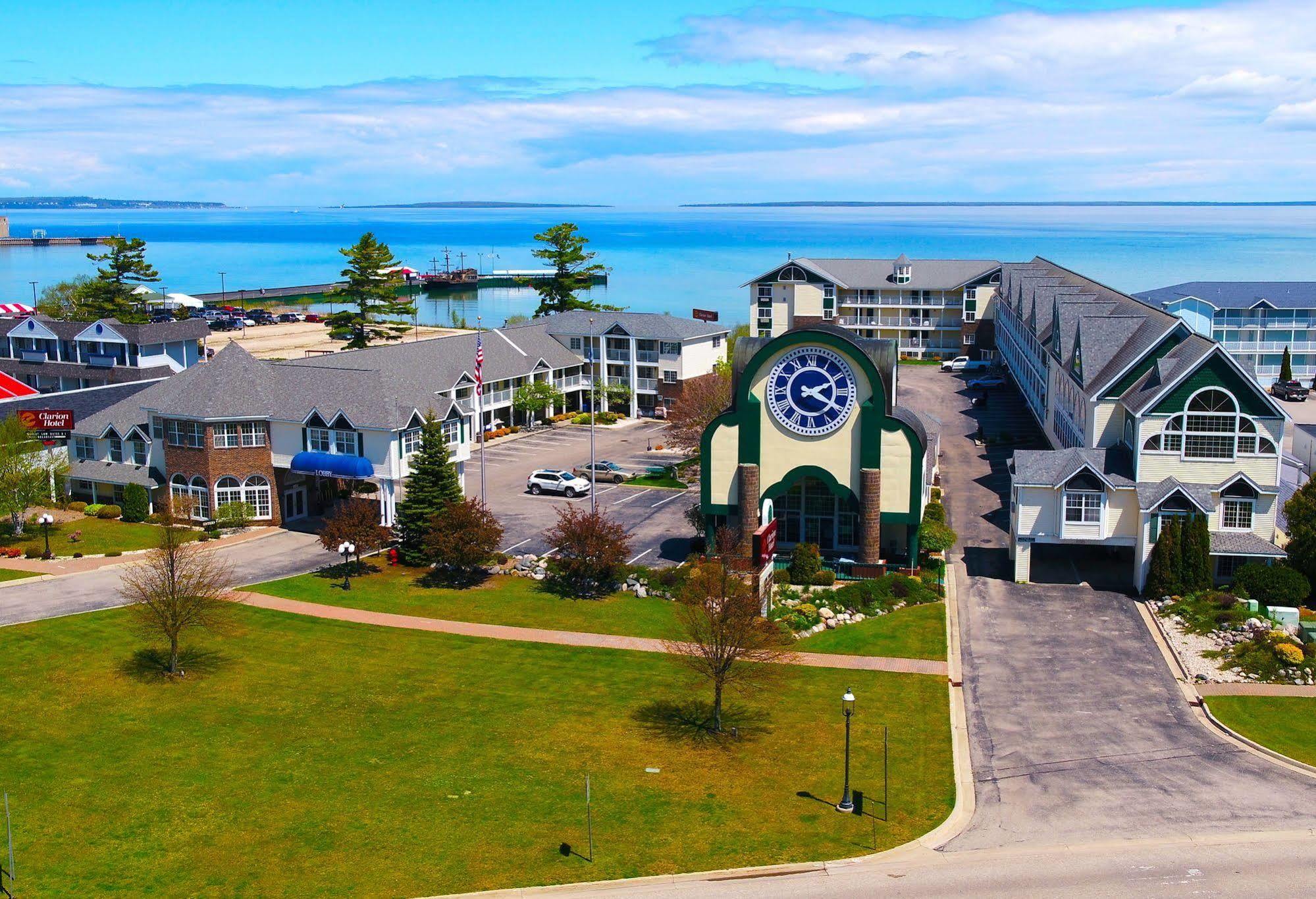 Clarion Hotel Beachfront Mackinaw City Buitenkant foto