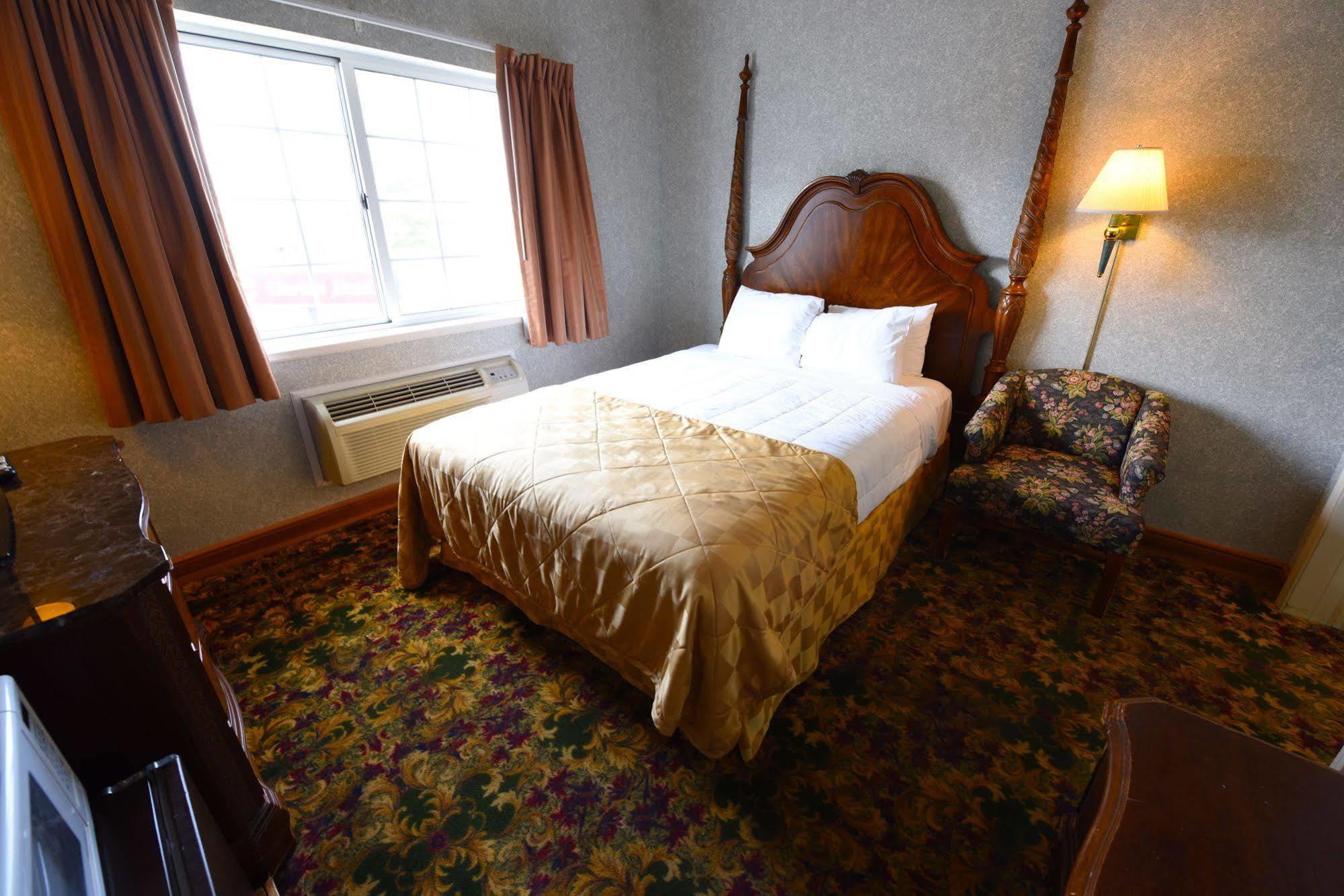 Clarion Hotel Beachfront Mackinaw City Buitenkant foto