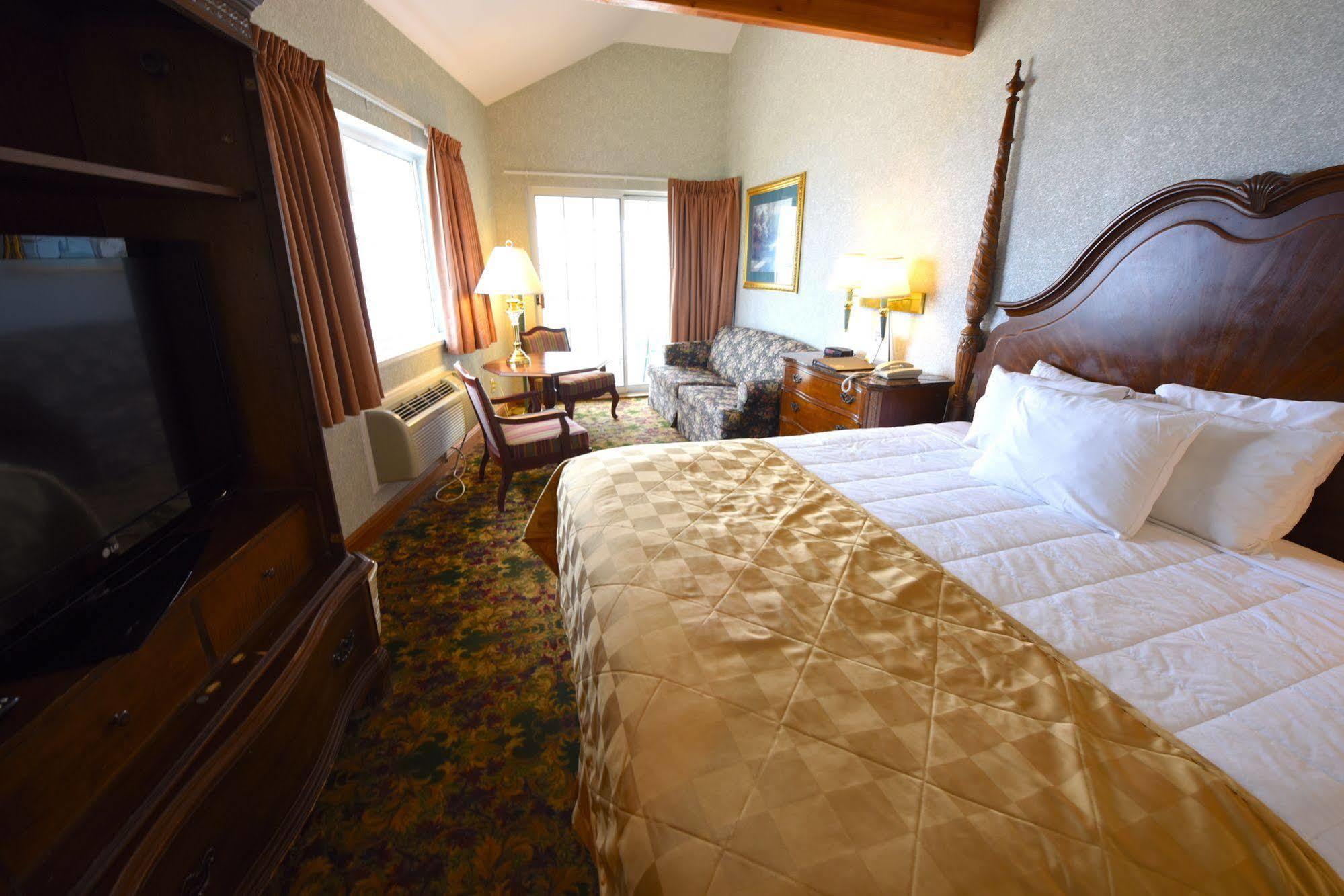 Clarion Hotel Beachfront Mackinaw City Buitenkant foto