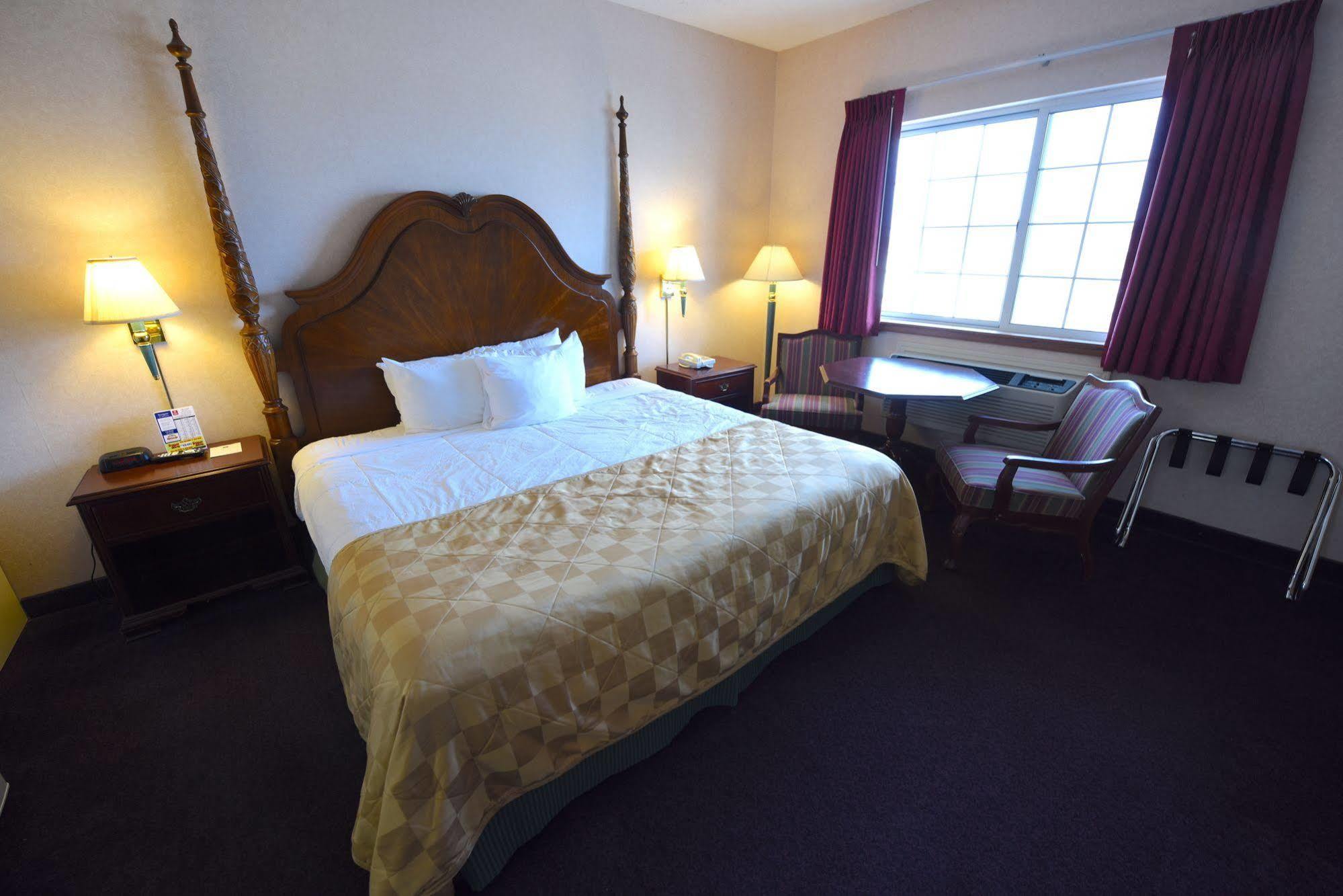 Clarion Hotel Beachfront Mackinaw City Buitenkant foto